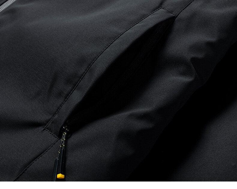 Men’s Winter Windproof Thick Fleece Jacket for Outdoor Hiking Use