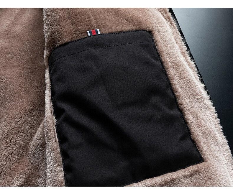 Men’s Winter Windproof Thick Fleece Jacket for Outdoor Hiking Use